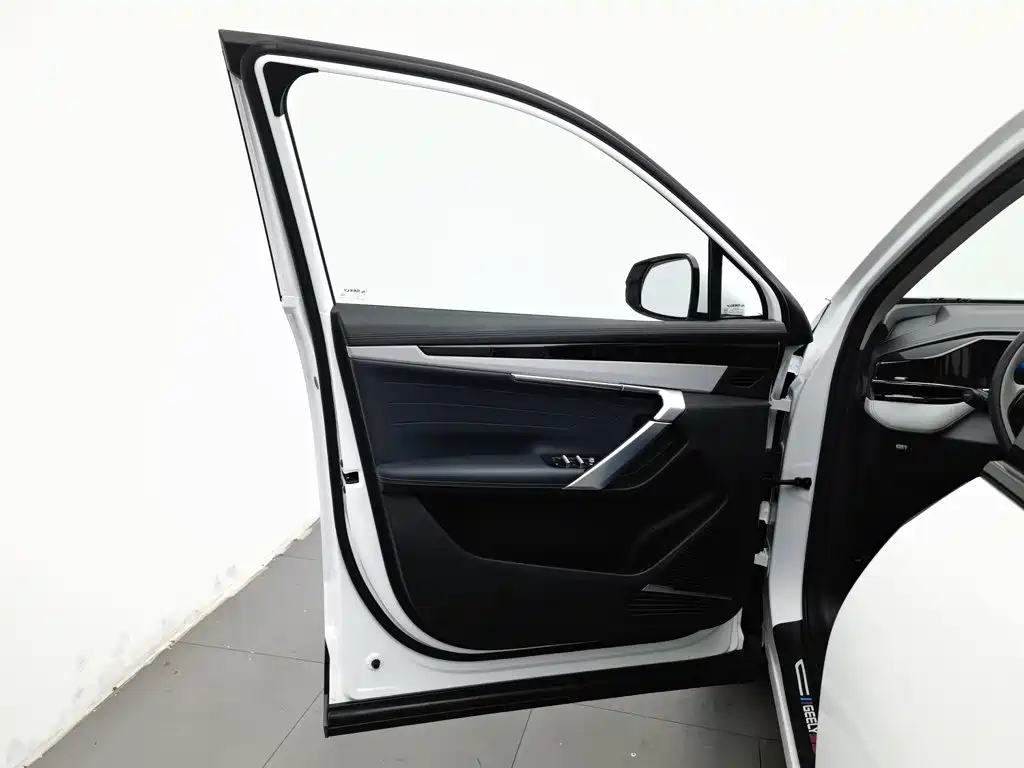 Geely Boyue L — миниатюра 8