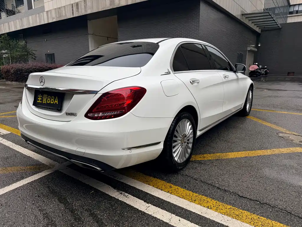 Mercedes-Benz C-Class — миниатюра 15