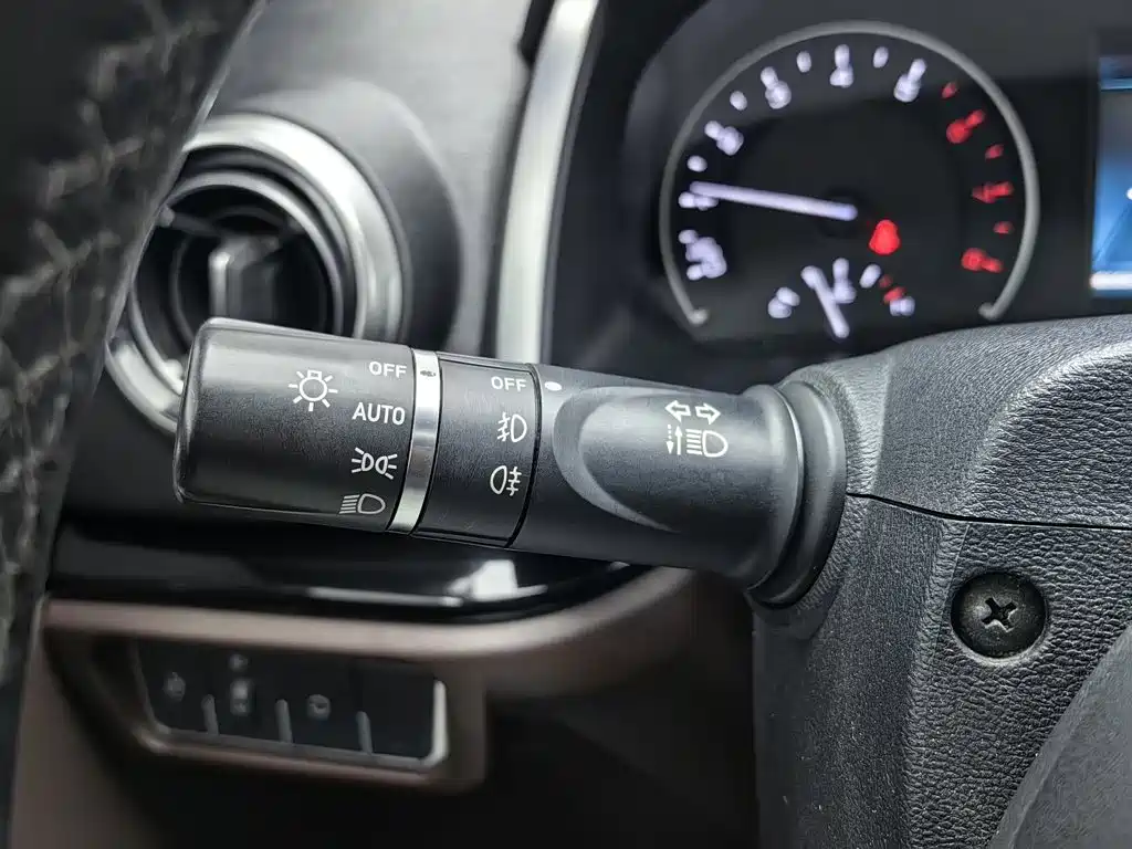 Wey Wey VV5 — миниатюра 21