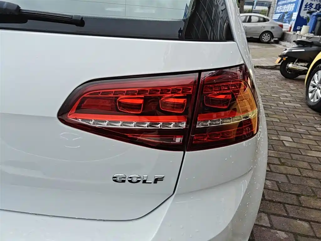 Volkswagen Golf 2017 230TSI AT Luxury