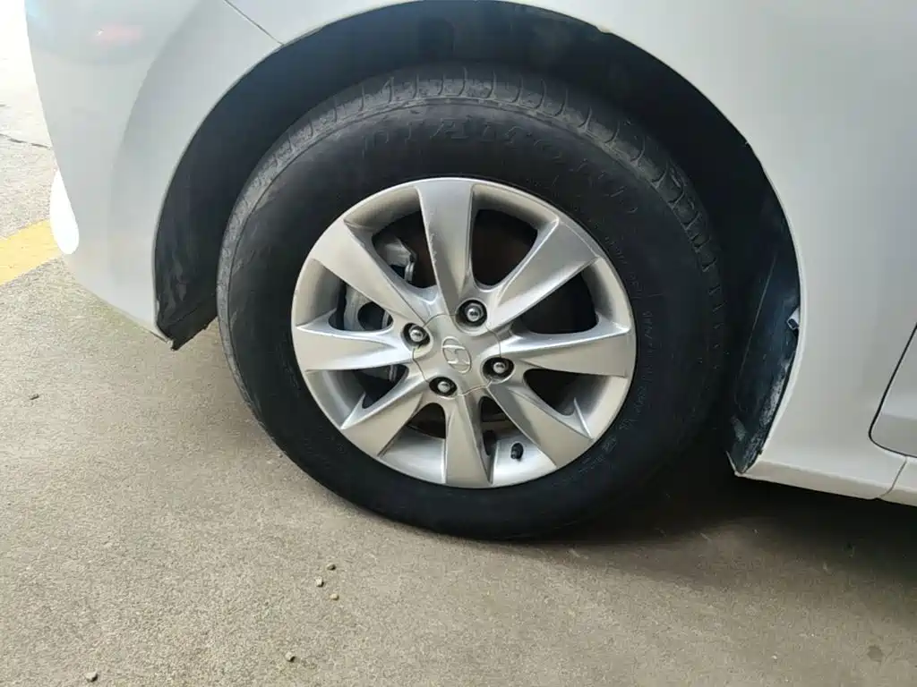 Hyundai Verna - фото 23