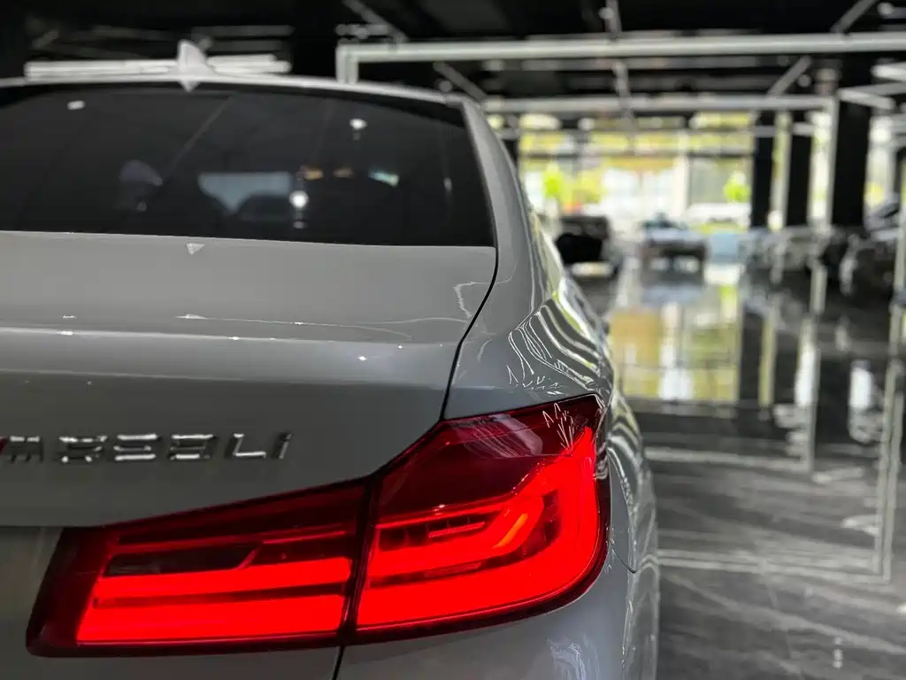 BMW 5 Series — миниатюра 37
