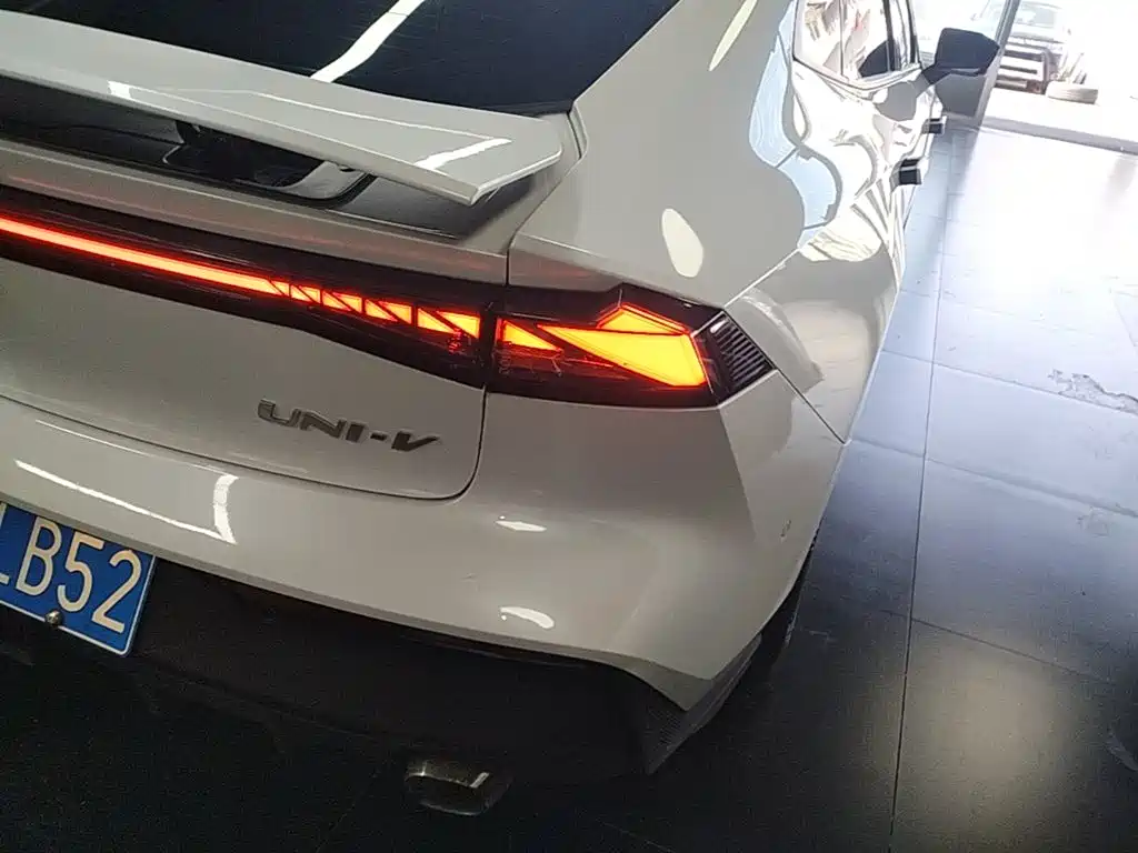 Changan UNI-V — миниатюра 8