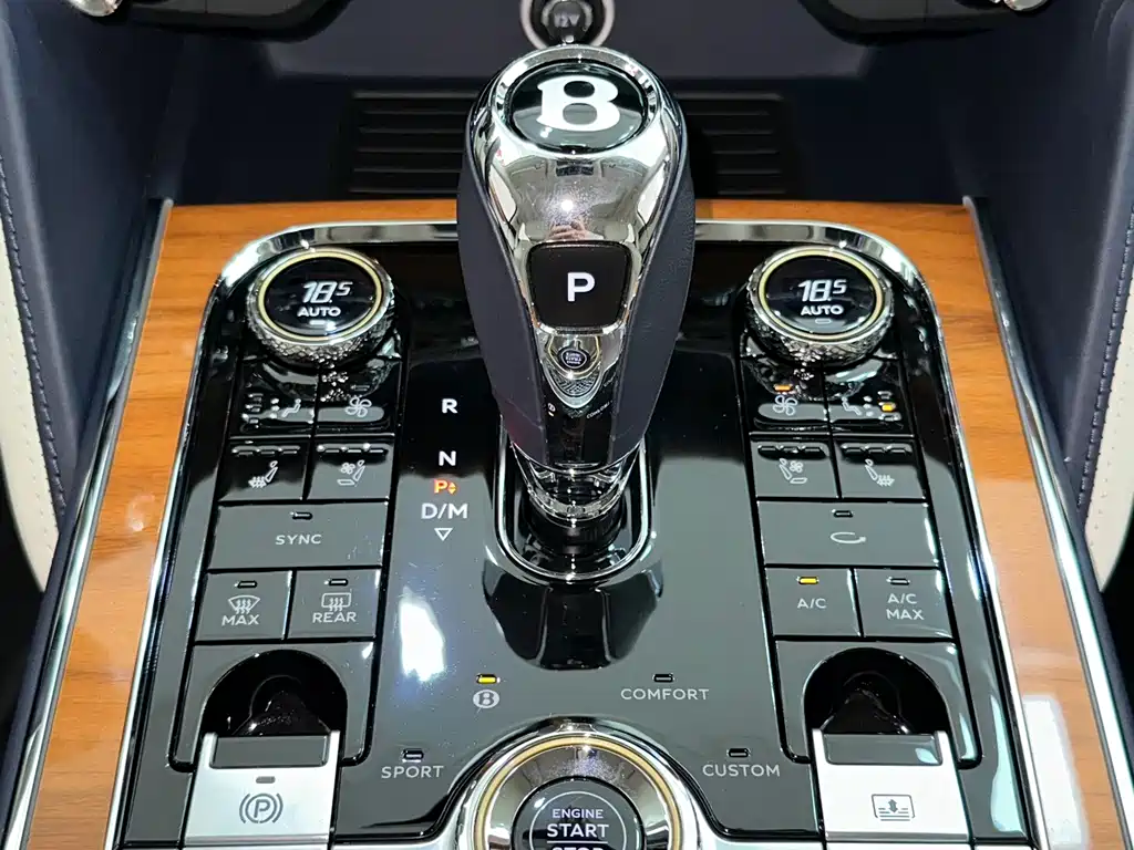 Bentley Flying Spur — миниатюра 20