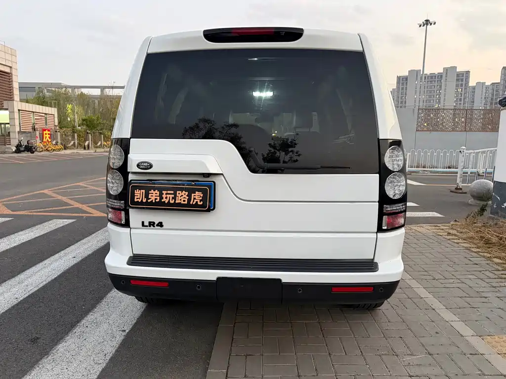 Land Rover Discovery — миниатюра 5