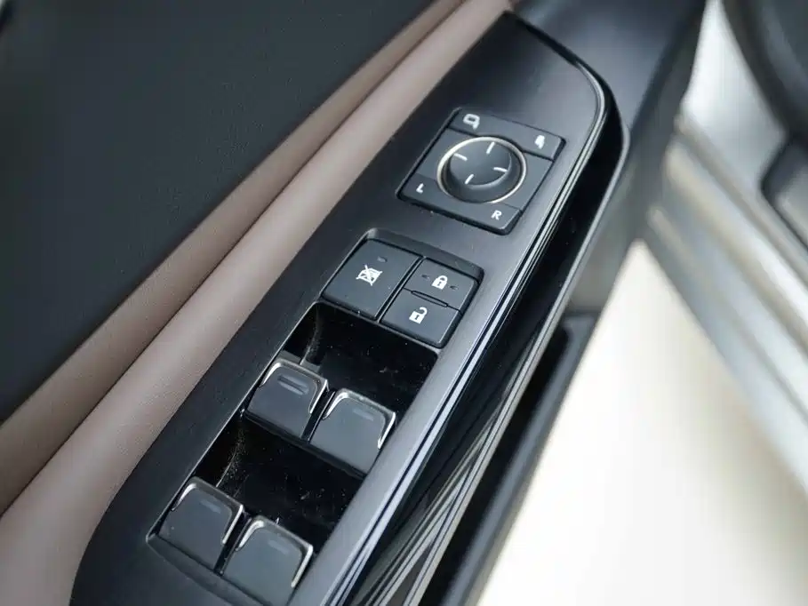 Lexus ES — миниатюра 10