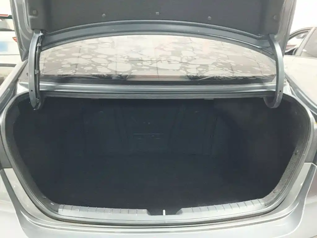 Hyundai Elantra — миниатюра 19