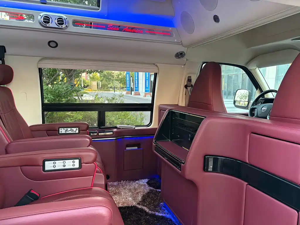 GMC Savana — миниатюра 9