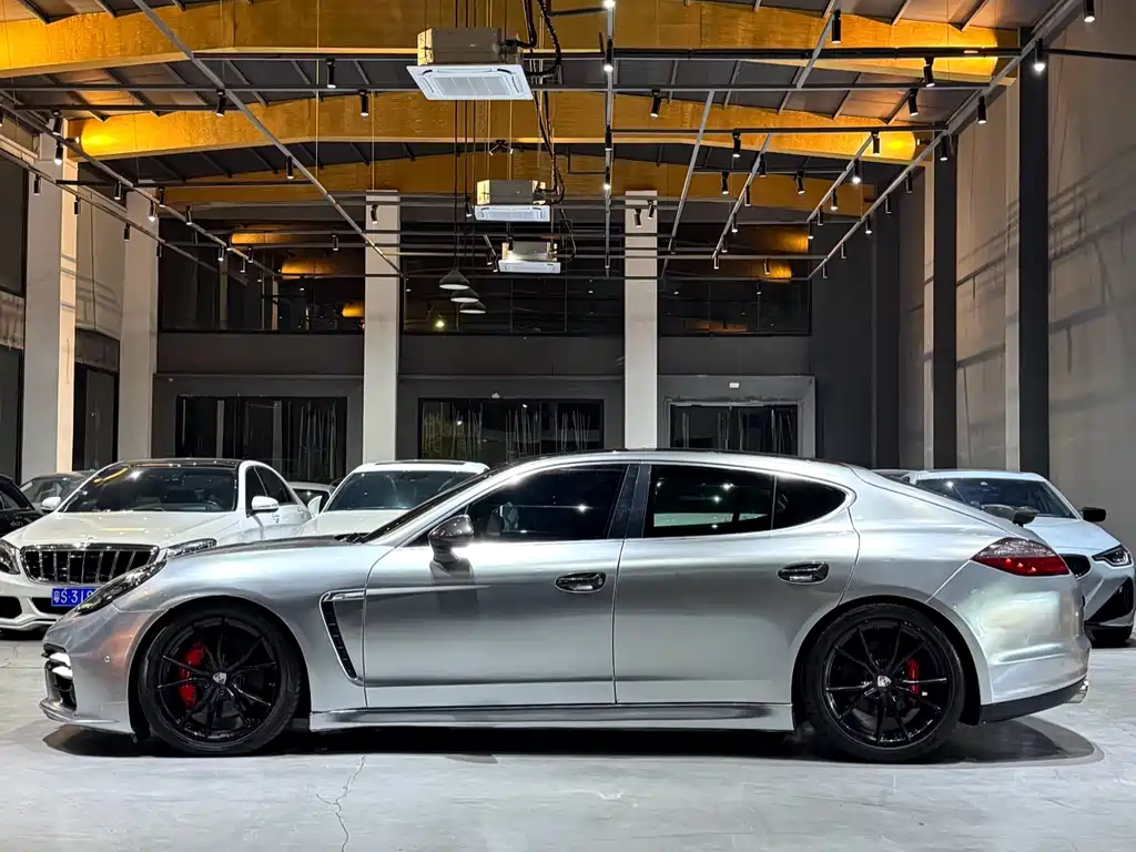 Porsche Panamera 2010 Panamera 4 3.6L
