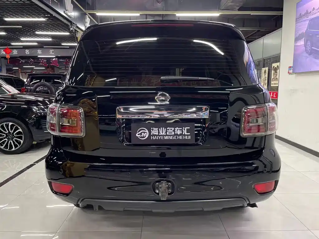 Nissan Patrol — миниатюра 5