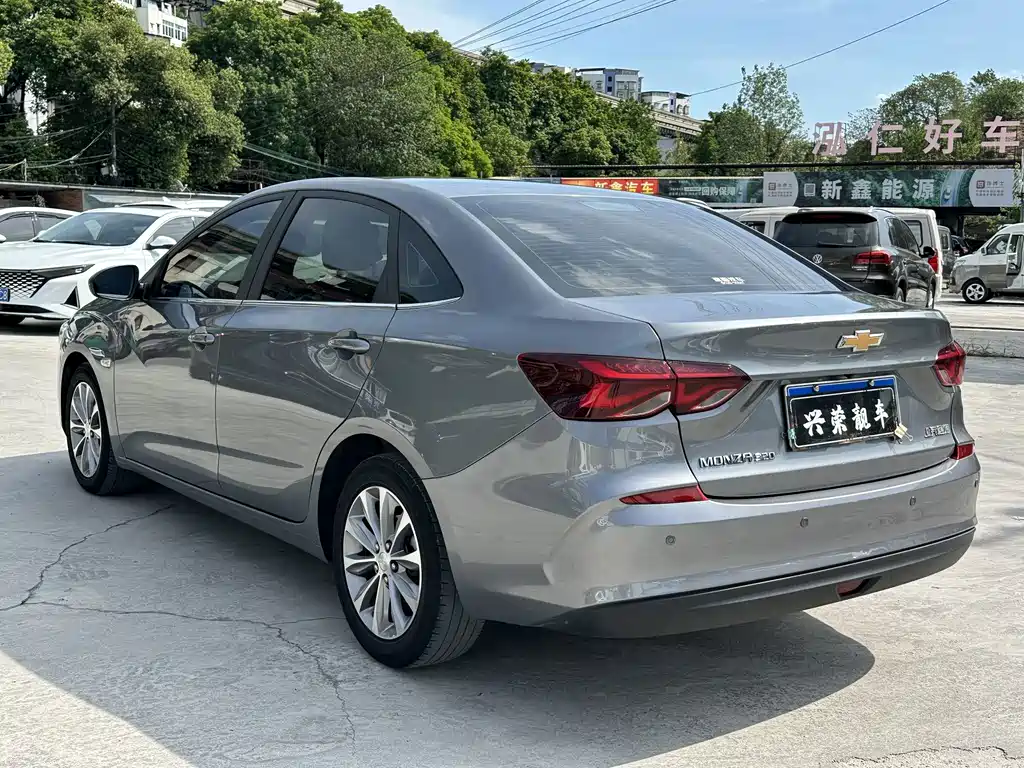 Chevrolet Monza — миниатюра 5
