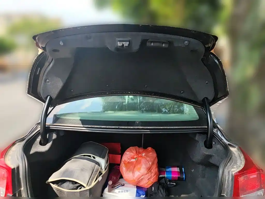 Chevrolet Malibu — миниатюра 15