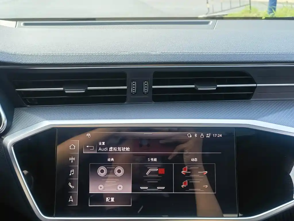 Audi A7L — миниатюра 15