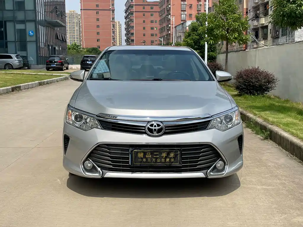 Toyota Camry — миниатюра 3