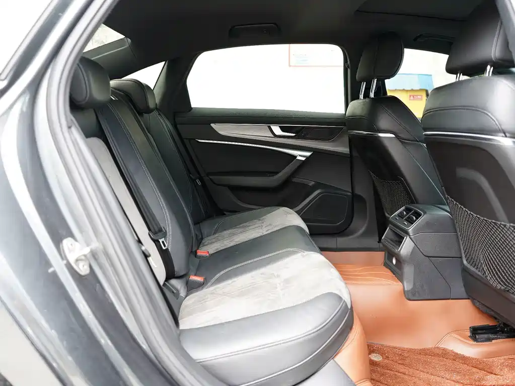 Audi A6L — миниатюра 6