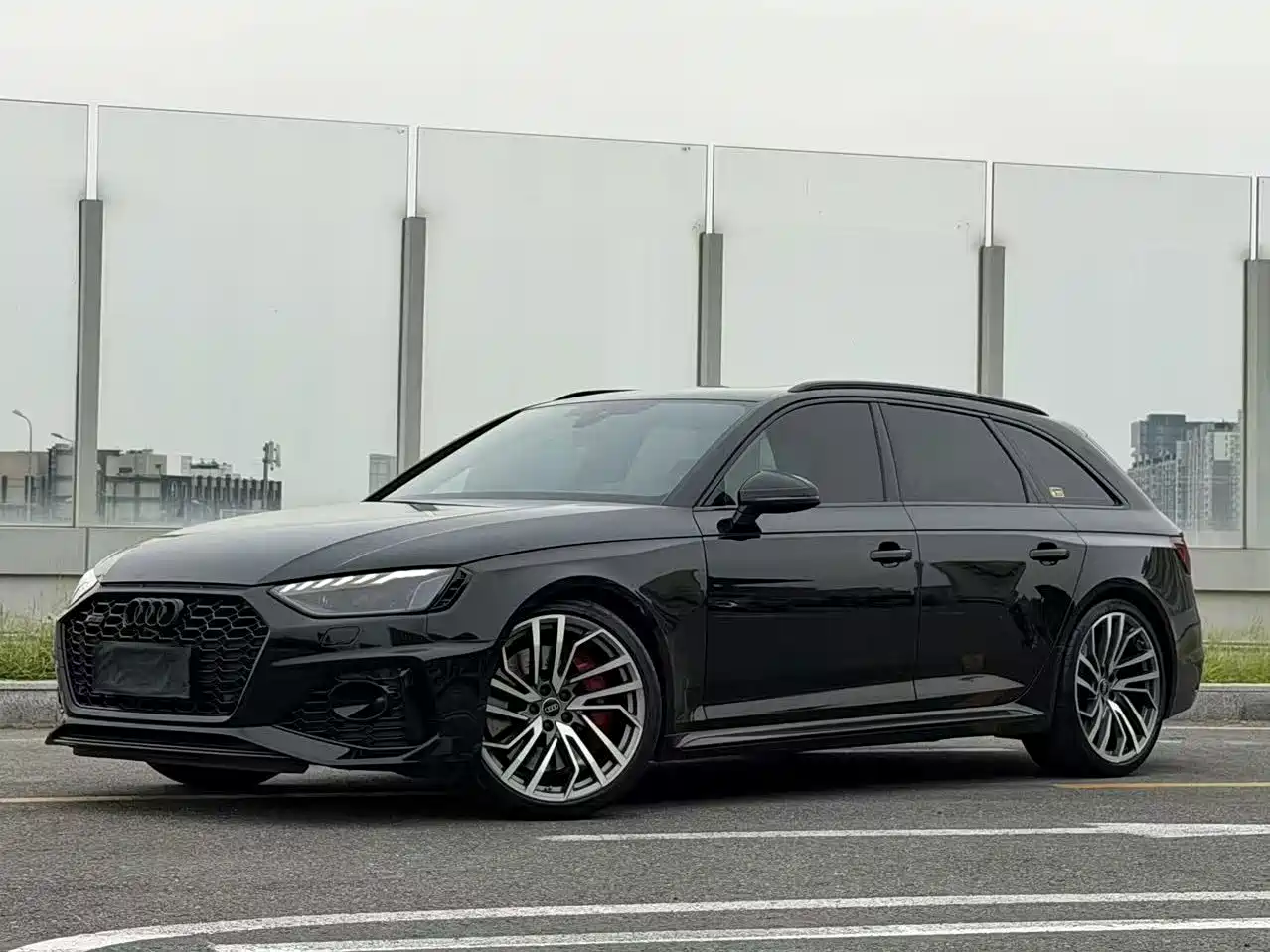 奥迪RS 4 2023款 RS4 Avant 黑曜版 2024