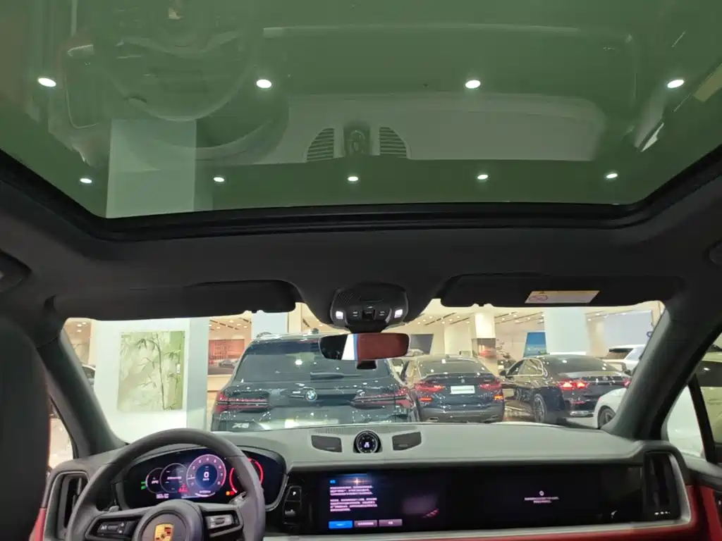 Porsche Cayenne — миниатюра 18