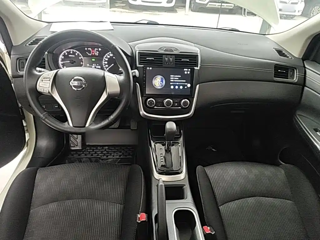 Nissan Tiida — миниатюра 6