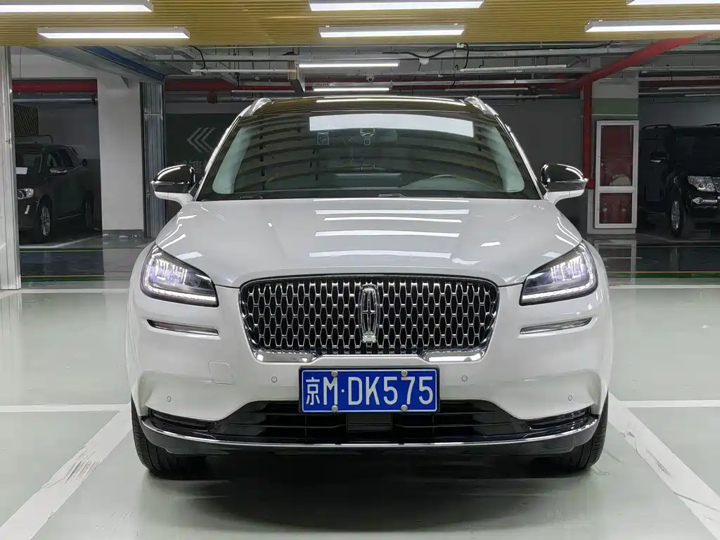 Lincoln Corsair — миниатюра 2