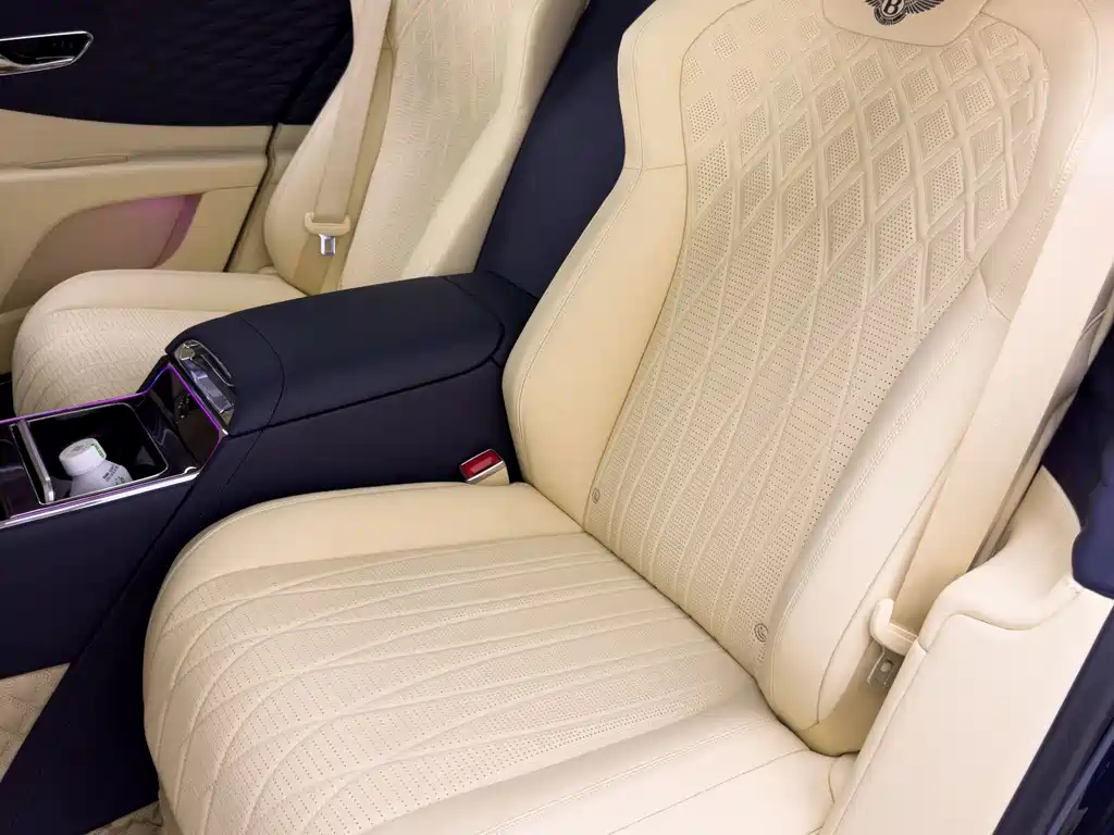 Bentley Flying Spur — миниатюра 30