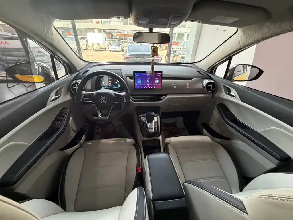 BYD Yuan Pro — миниатюра 15