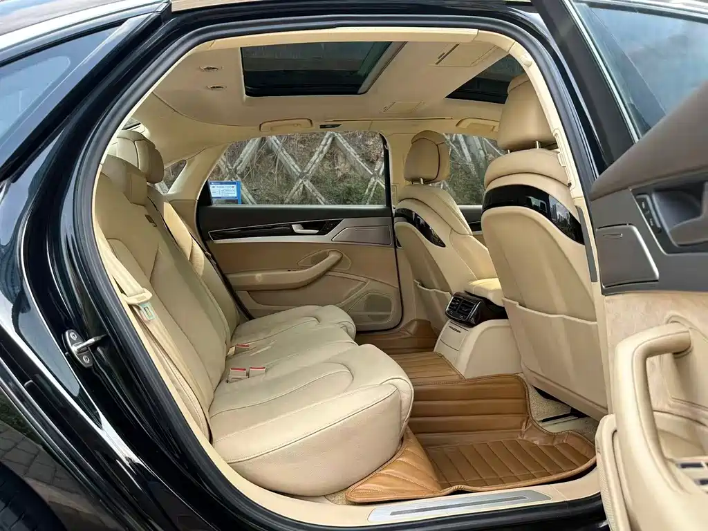 Audi A8 — миниатюра 12