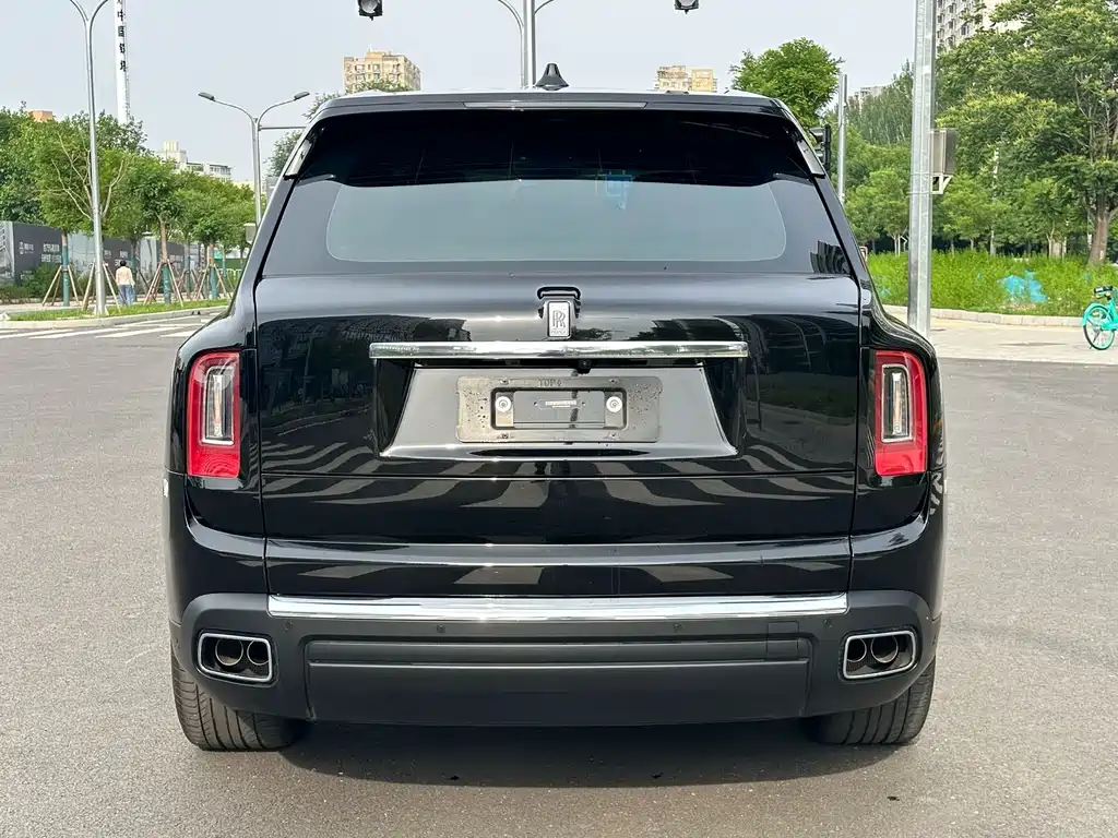 Rolls-Royce Cullinan 2018 мест