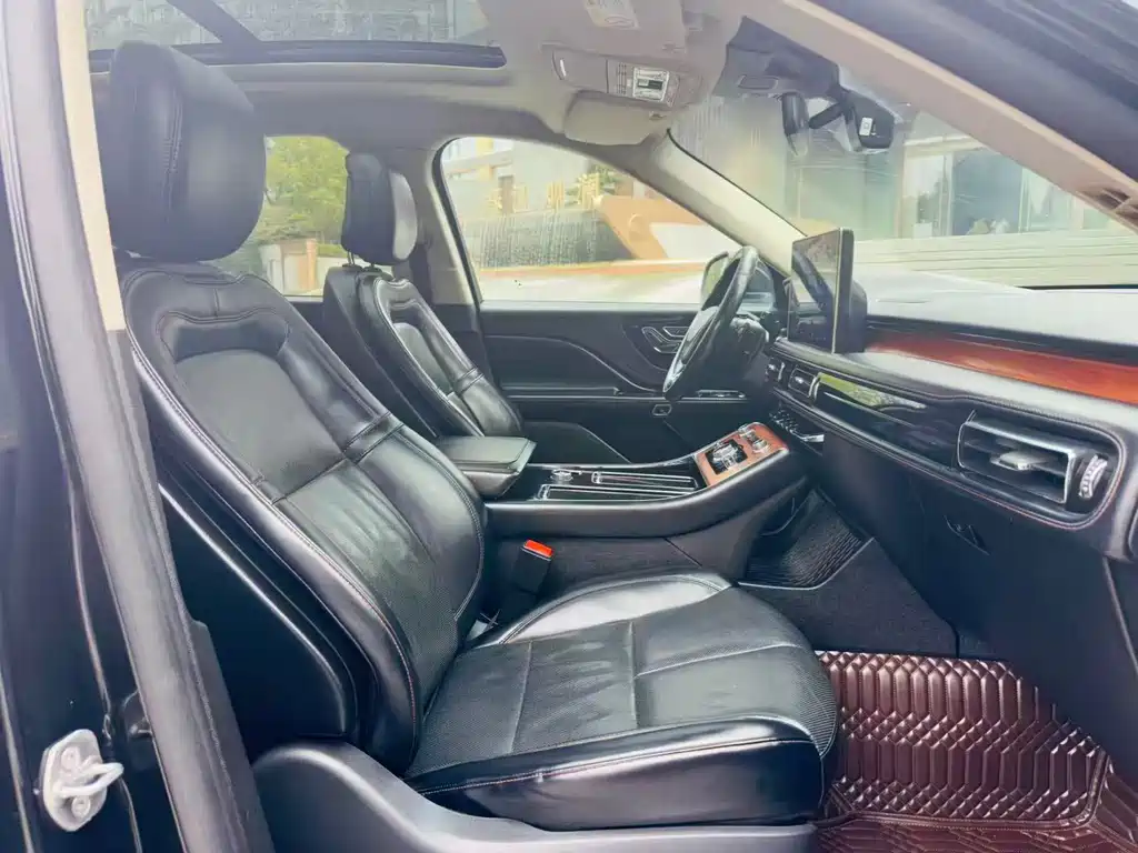 Lincoln Aviator — миниатюра 7