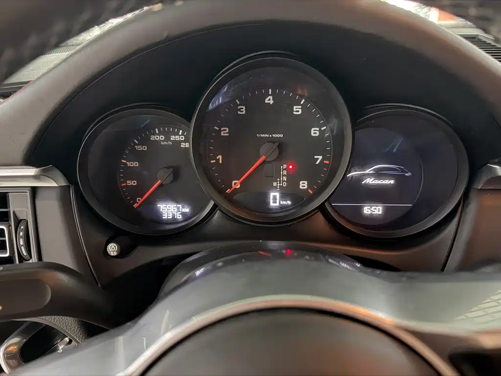Porsche Macan — миниатюра 9