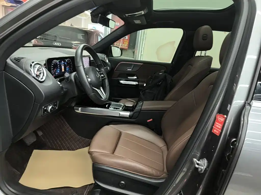 Mercedes-Benz GLB — миниатюра 15