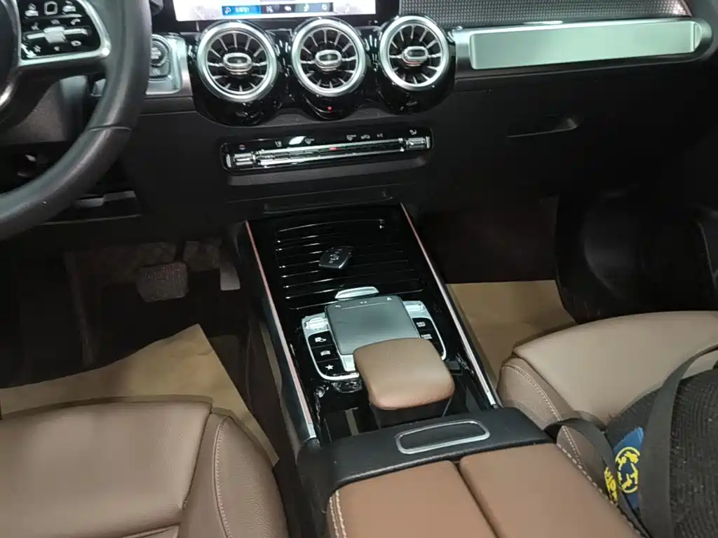 Mercedes-Benz GLB — миниатюра 14