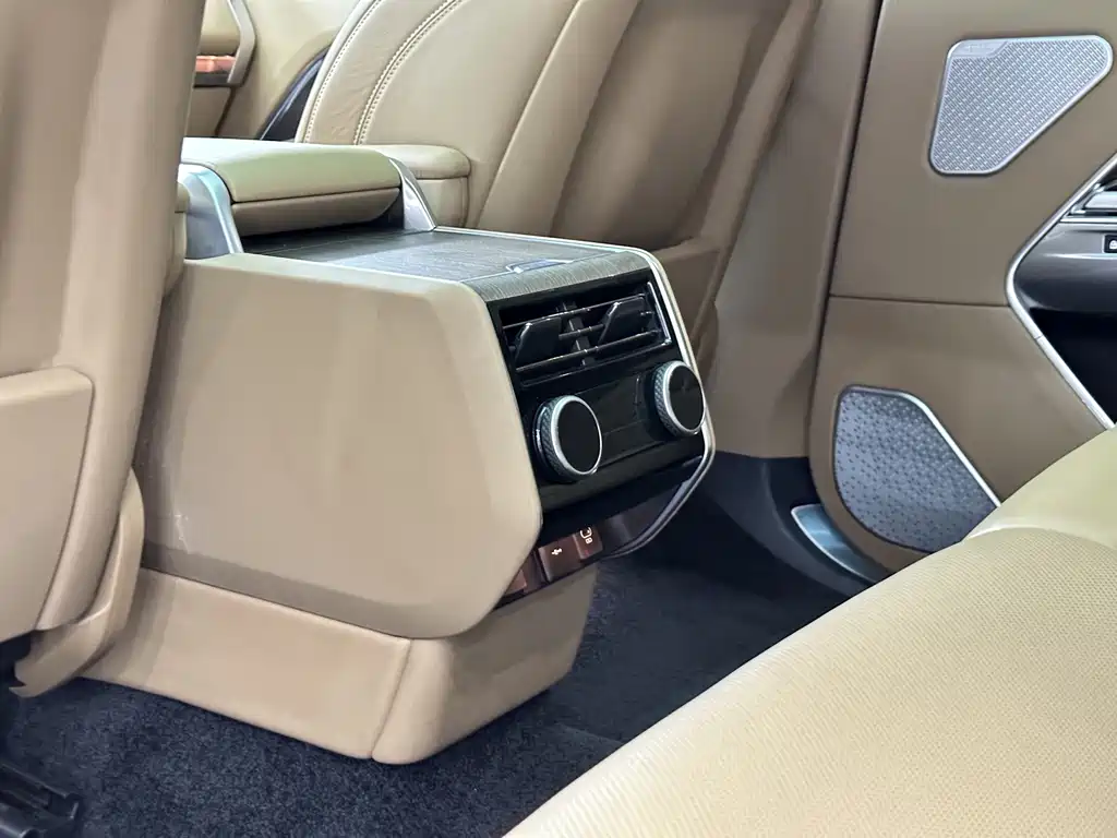 Land Rover Range Rover — миниатюра 18