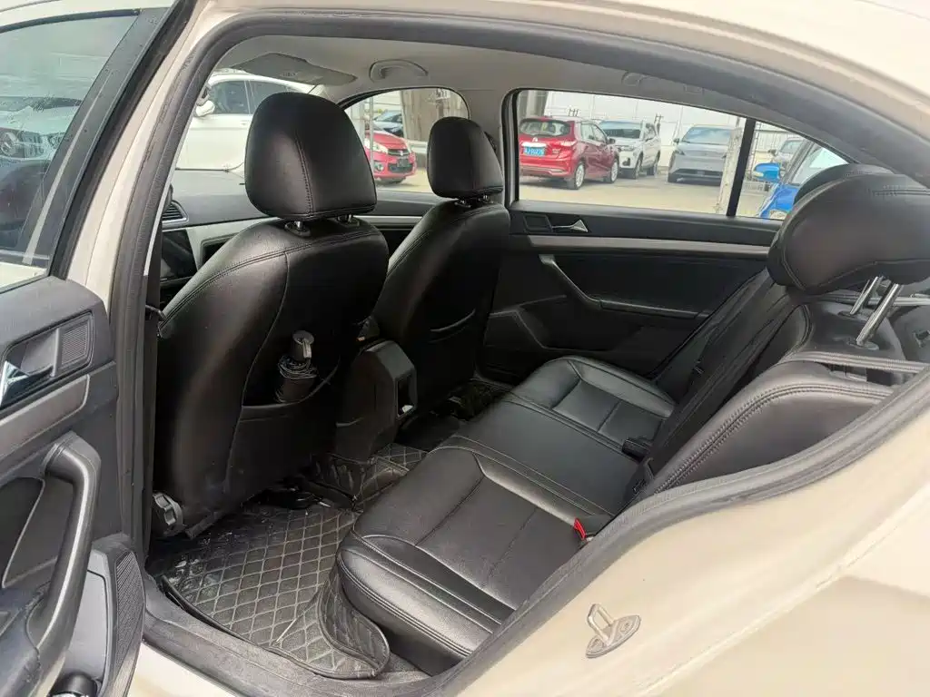 Volkswagen Lavida — миниатюра 17