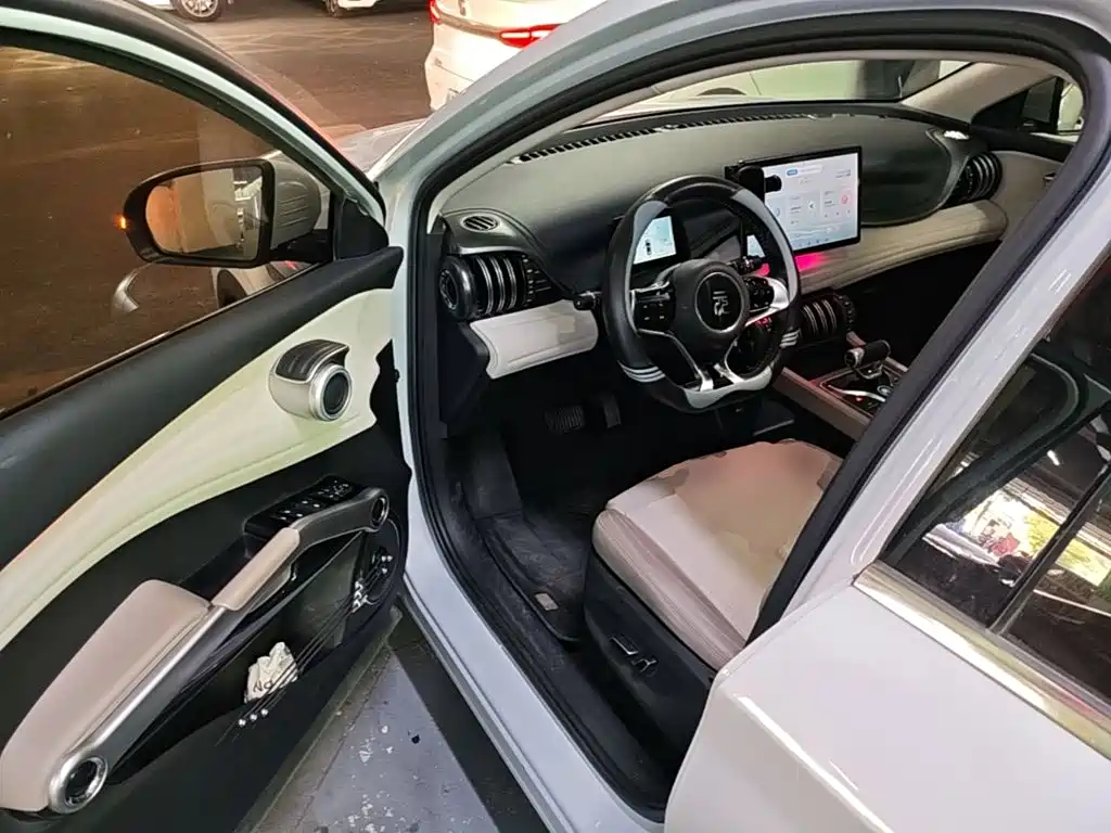 BYD Yuan Plus — миниатюра 16