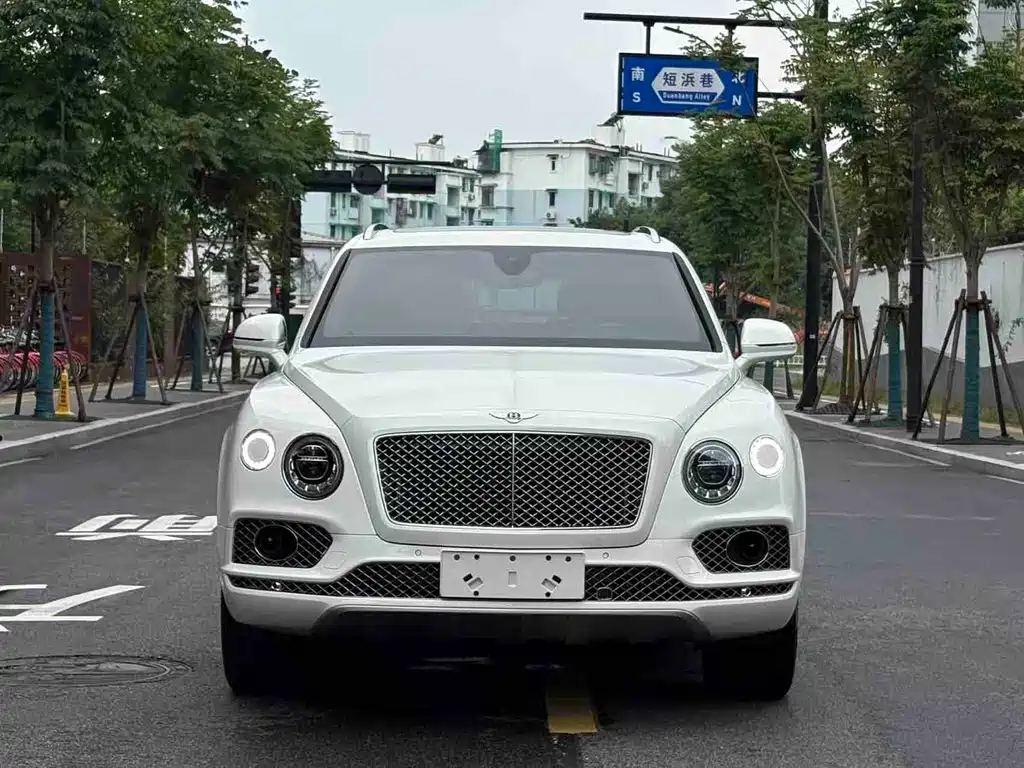 Bentley Bentayga — миниатюра 2