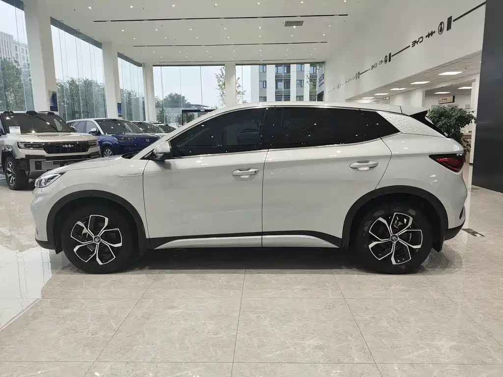 BYD Yuan Plus — миниатюра 8