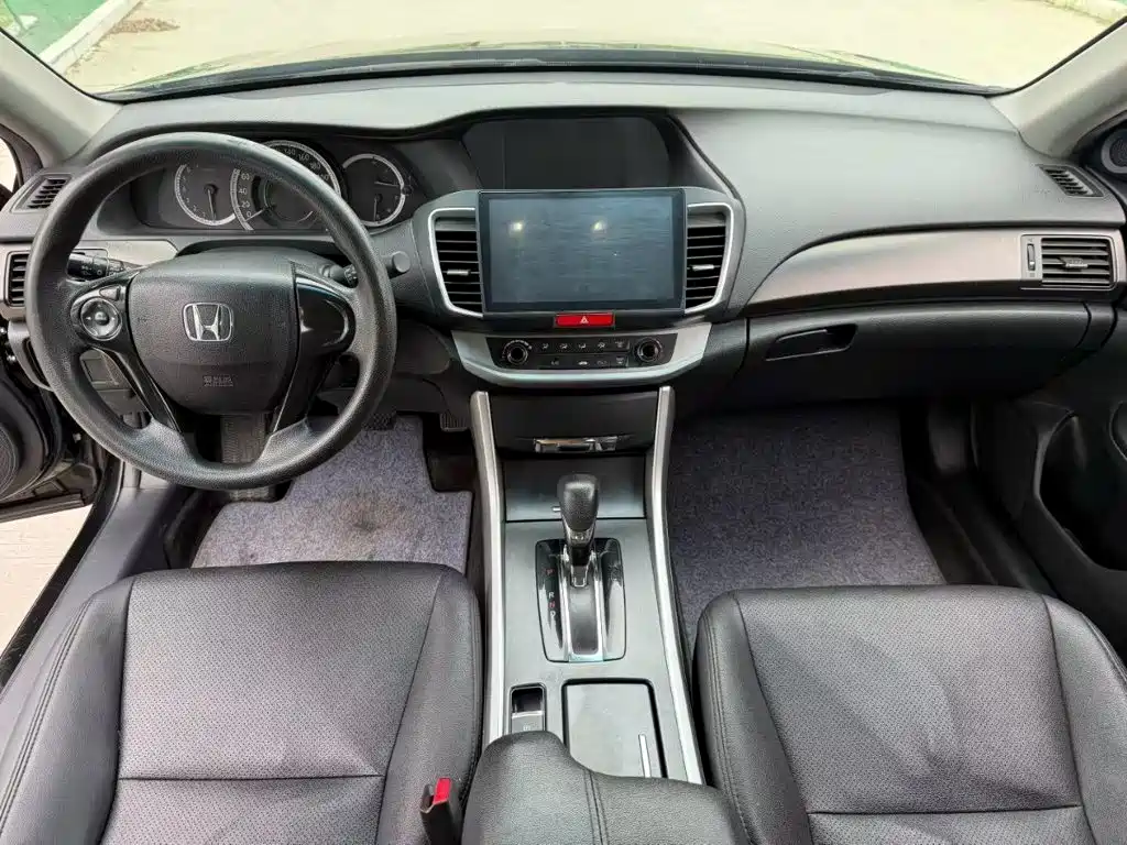 Honda Accord — миниатюра 9
