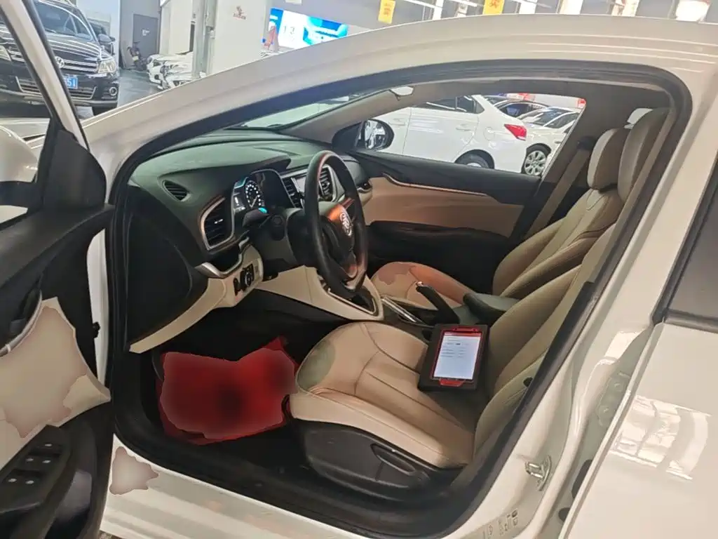 Buick Excelle — миниатюра 15