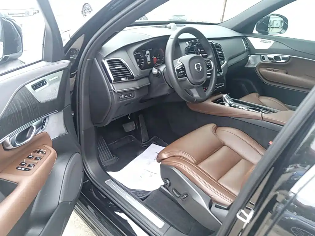 Volvo XC90 PHEV — миниатюра 16