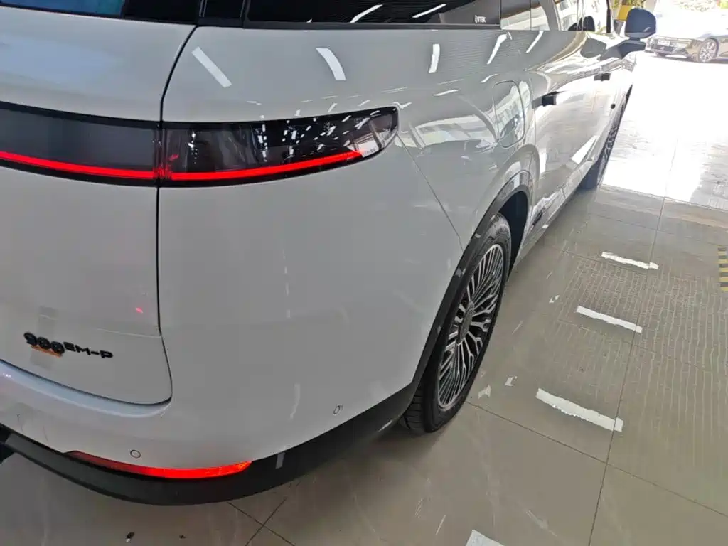 Lynk & Co Рука 900. — миниатюра 8