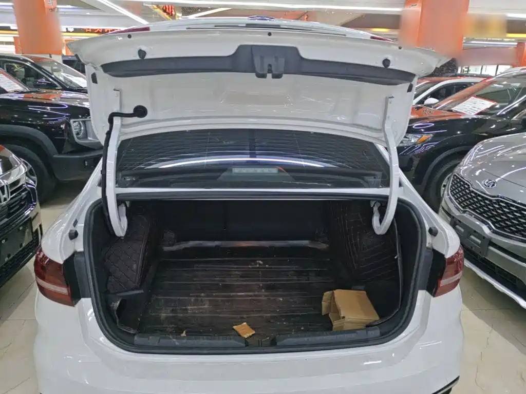 Volkswagen Lavida — миниатюра 19