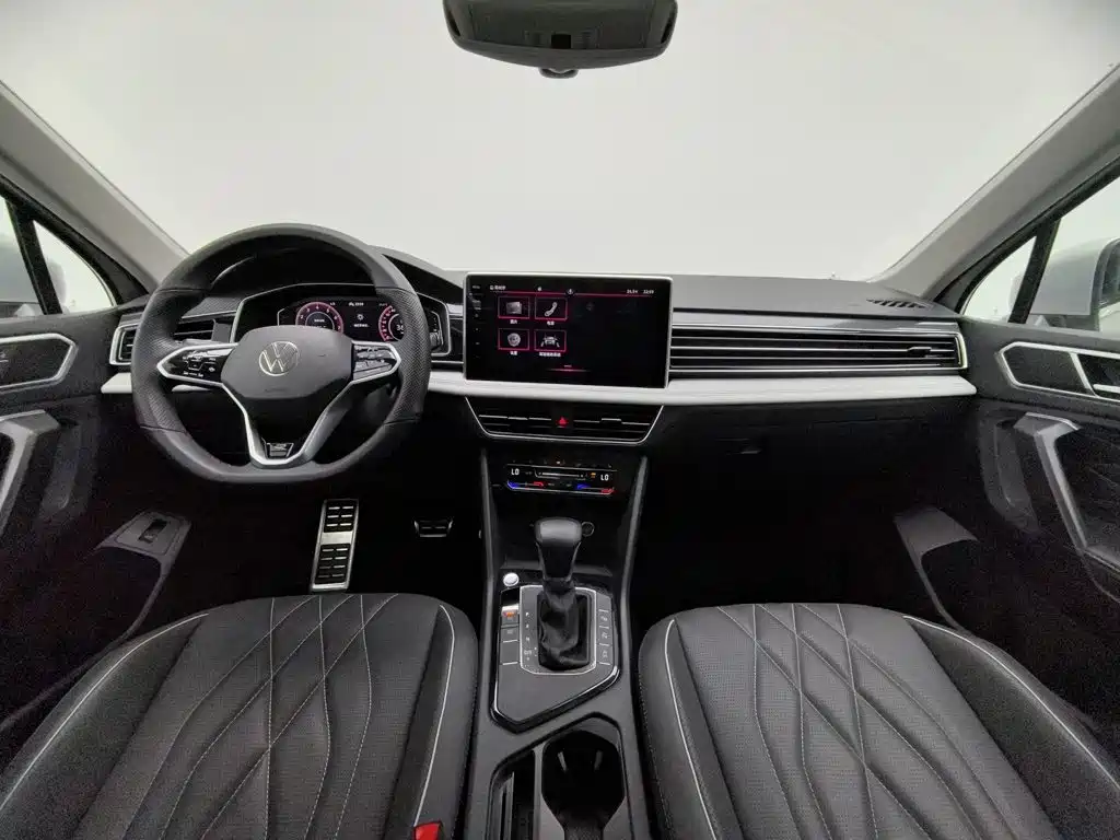 Volkswagen Tiguan L — миниатюра 5