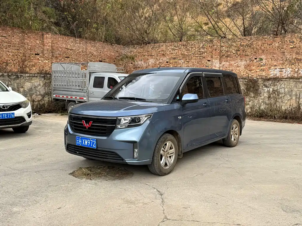 Wuling Hongguang PLUS 2019