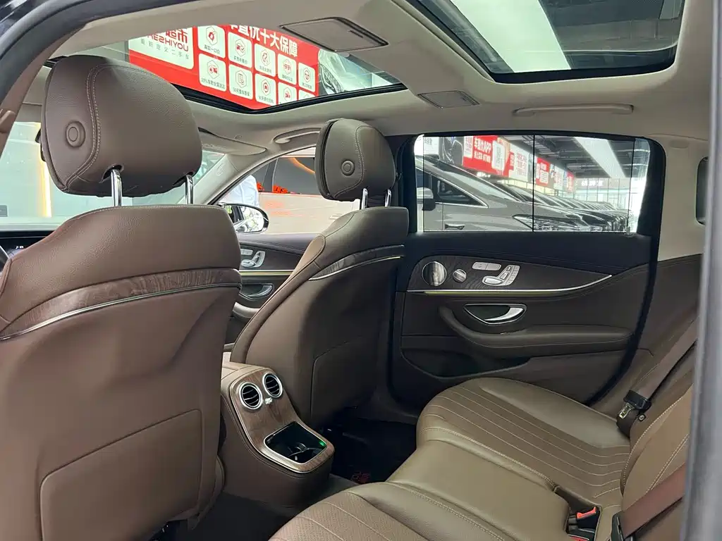 Mercedes-Benz E-Class — миниатюра 11