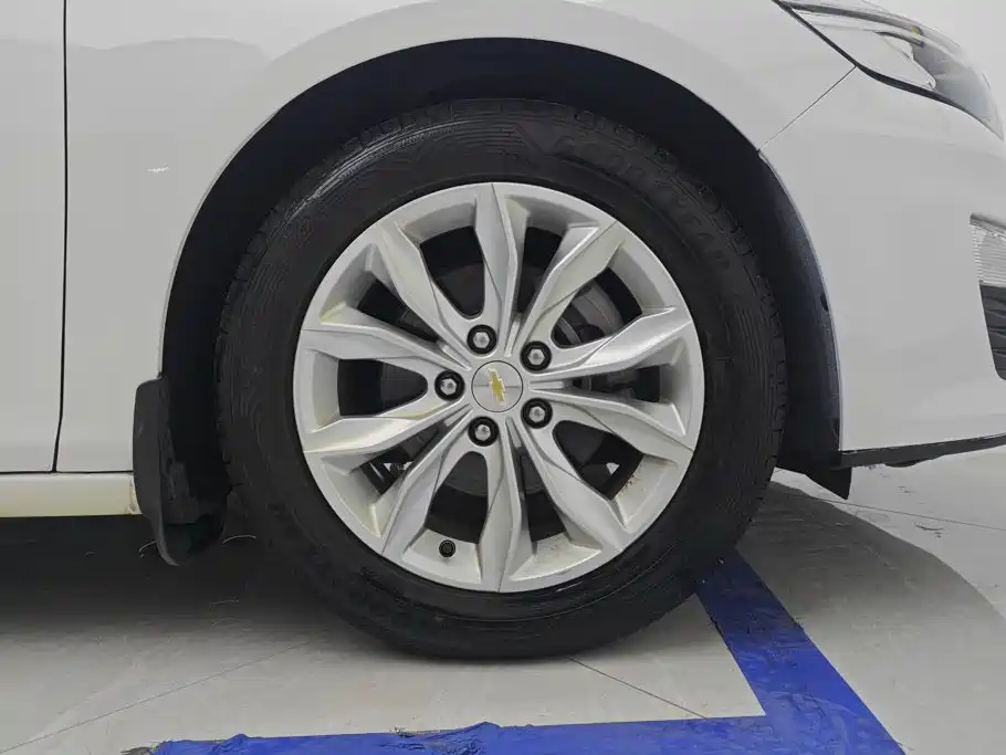 Chevrolet Malibu XL — миниатюра 6