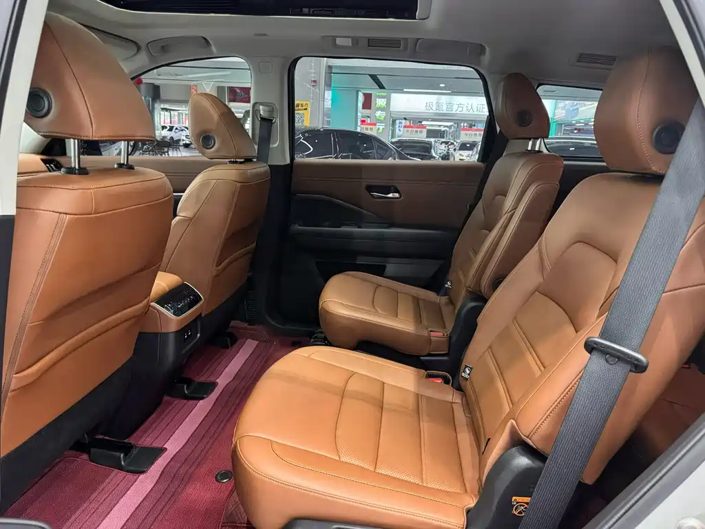 Nissan Teramont — миниатюра 6
