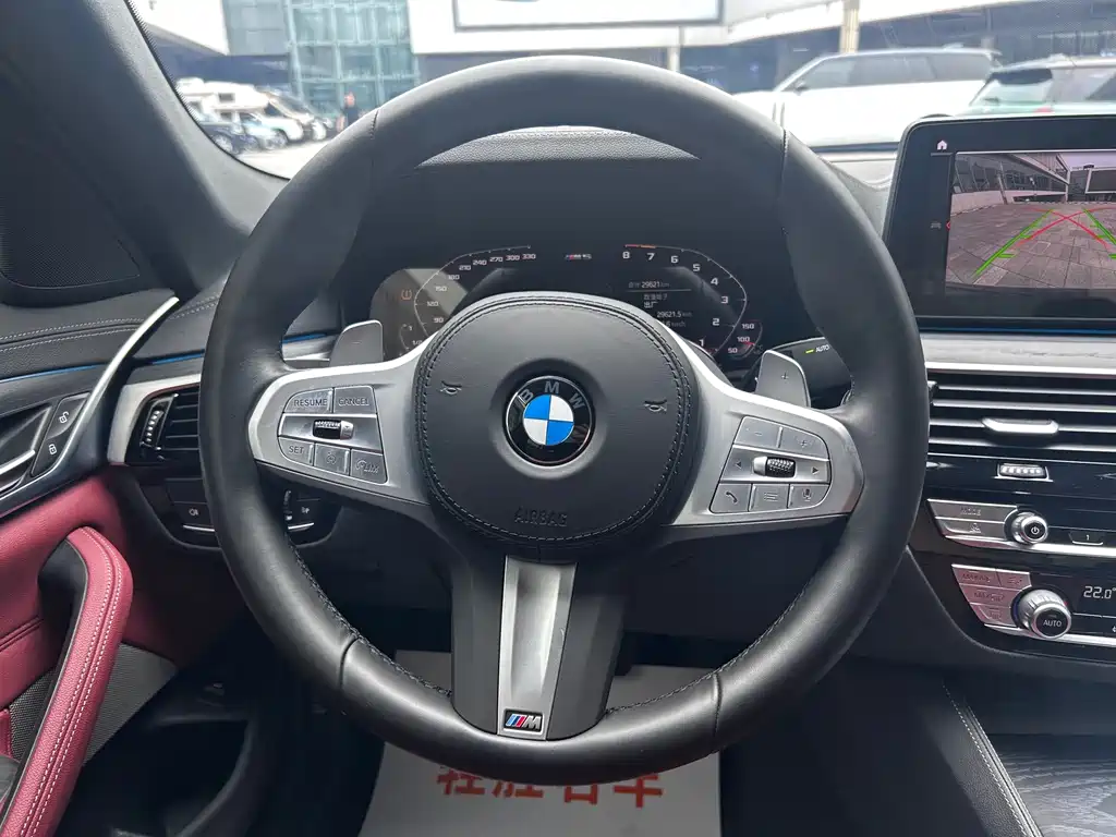 BMW 5 Series — миниатюра 17