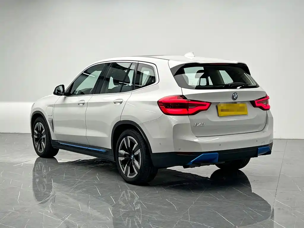 BMW iX3 — миниатюра 4