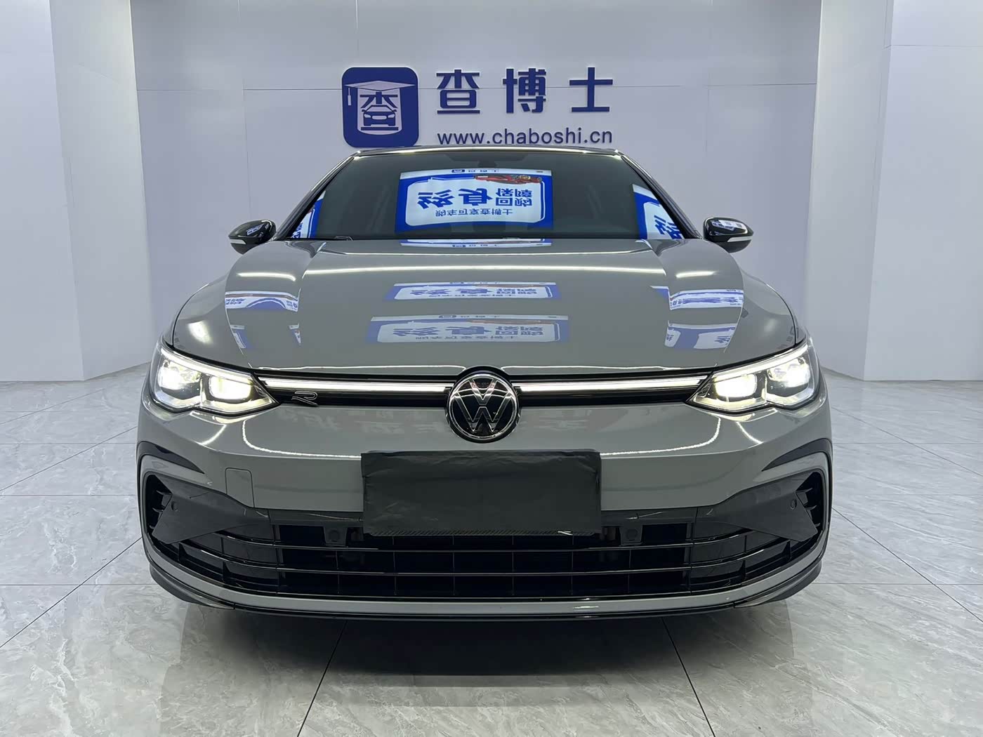 Volkswagen Golf 1.4 л 2023 г. Серебристо-серый, пробег 17000 км