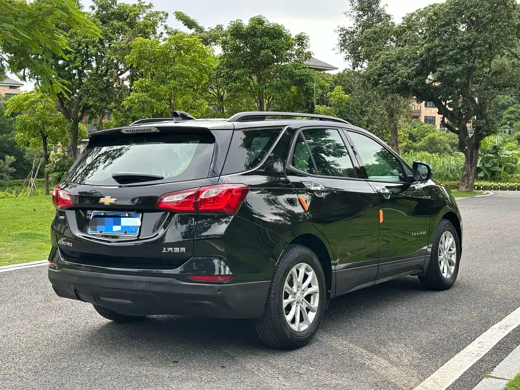 Chevrolet Equinox — миниатюра 9